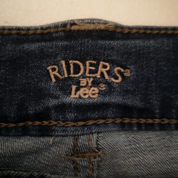 NWT Riders by Lee Ladies Size 24W Mid Rise Capri Length Jeans - Picture 3 of 10